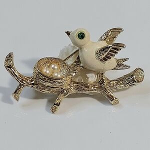 Vintage Bird With Nest Gold and Enamel Brooch